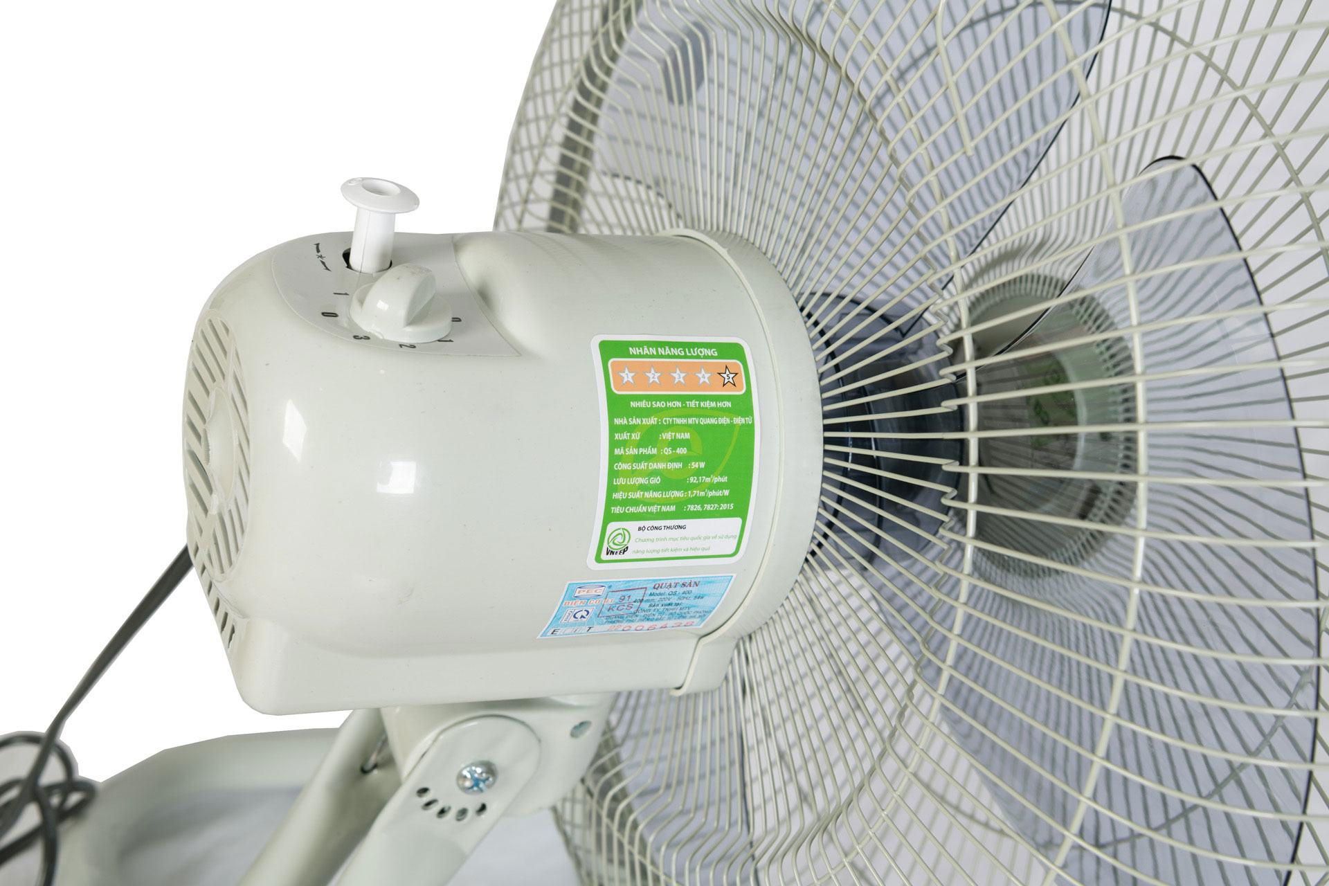 Công suất 54W, động cơ khỏe, vận hành êm ái.