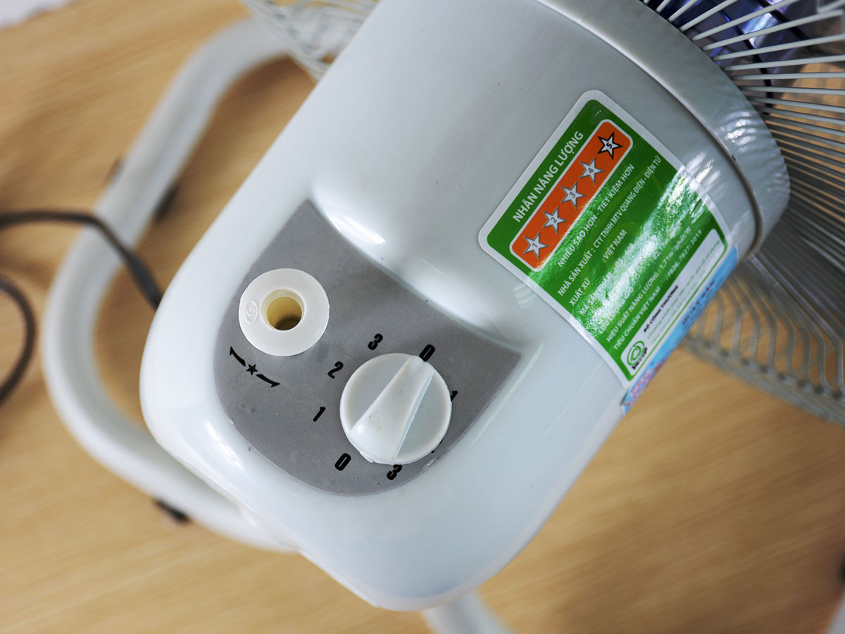 3 cấp tốc độ gió nhẹ nhàng – trung bình – mạnh.