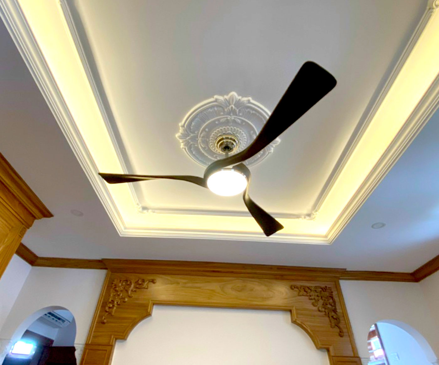 Thông số quạt trần đèn Kaiyokukan Nhật Bản IWA-218 - ảnh thực tế