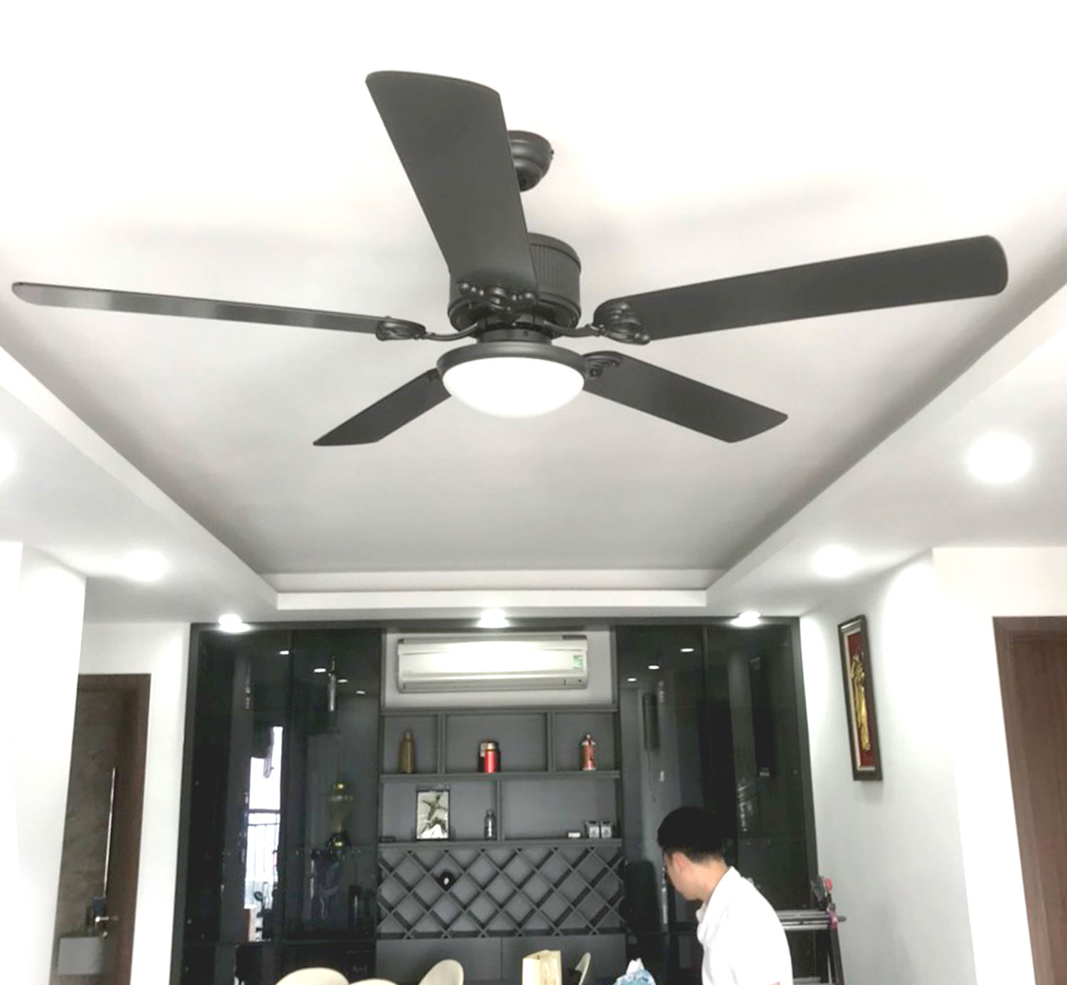 Quạt trần đèn Kaiyokukan Nhật Bản OKA-181-MBK - ảnh thực tế khi lắp đèn