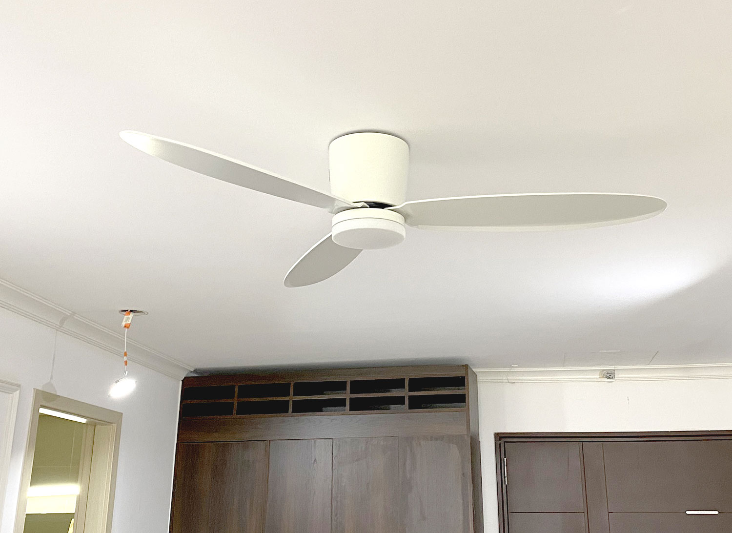 Quạt trần đèn Kaiyokukan SAITA-102-WH - ảnh thực tế