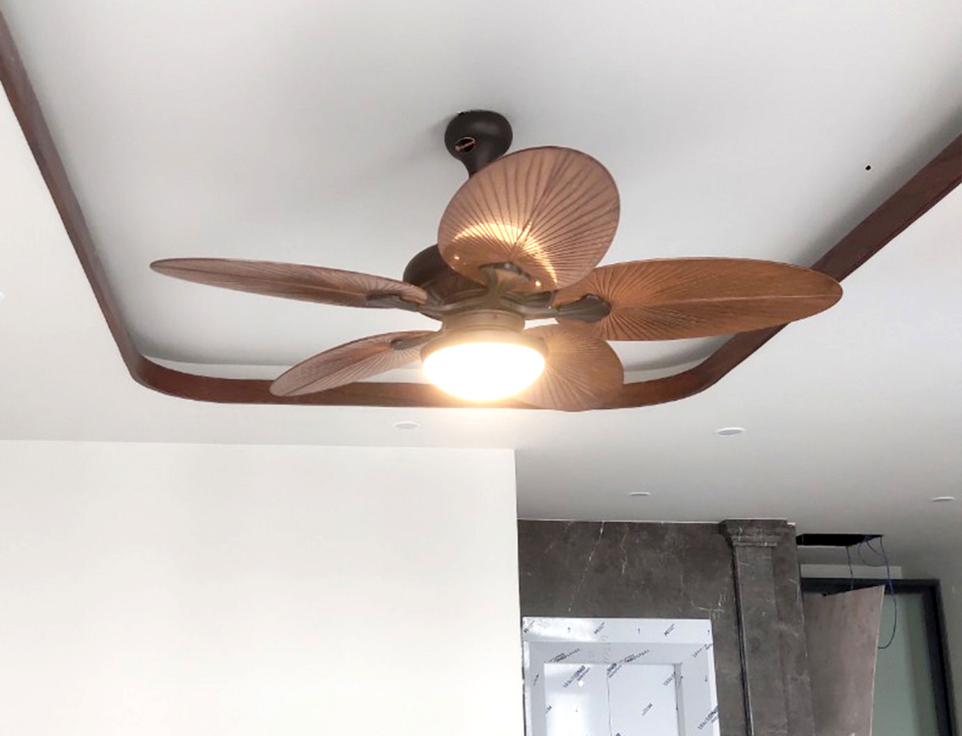 Quạt trần Kaiyokukan Nhật Bản KOCHI-168 - ảnh thực tế