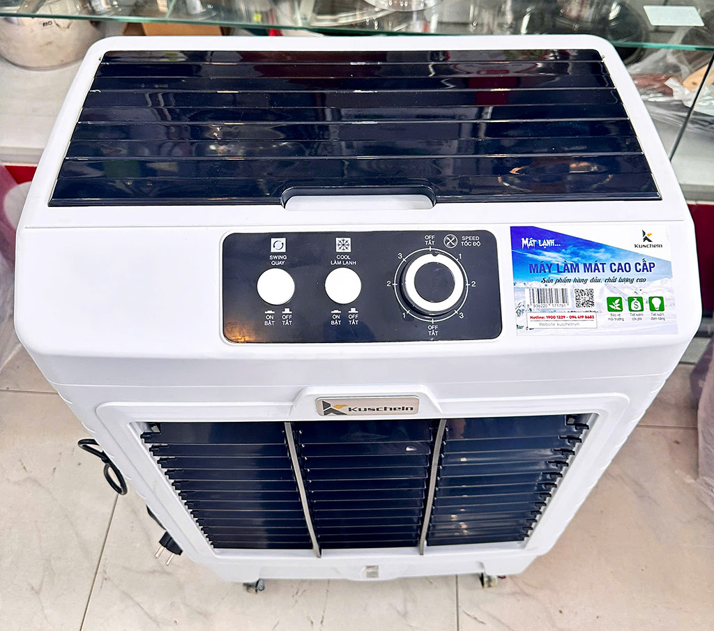 Góc máy từ trên nhìn xuống Quạt hơi nước Kuscheln KAC-C01