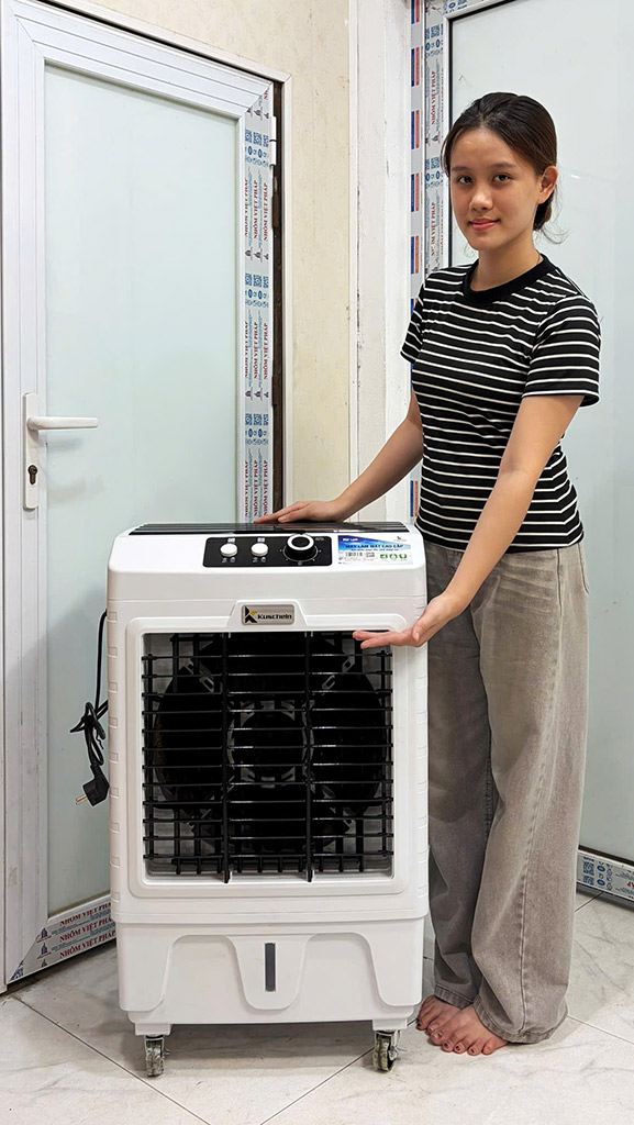 Quạt hơi nước Kuscheln KAC-C01 nhỏ gọn